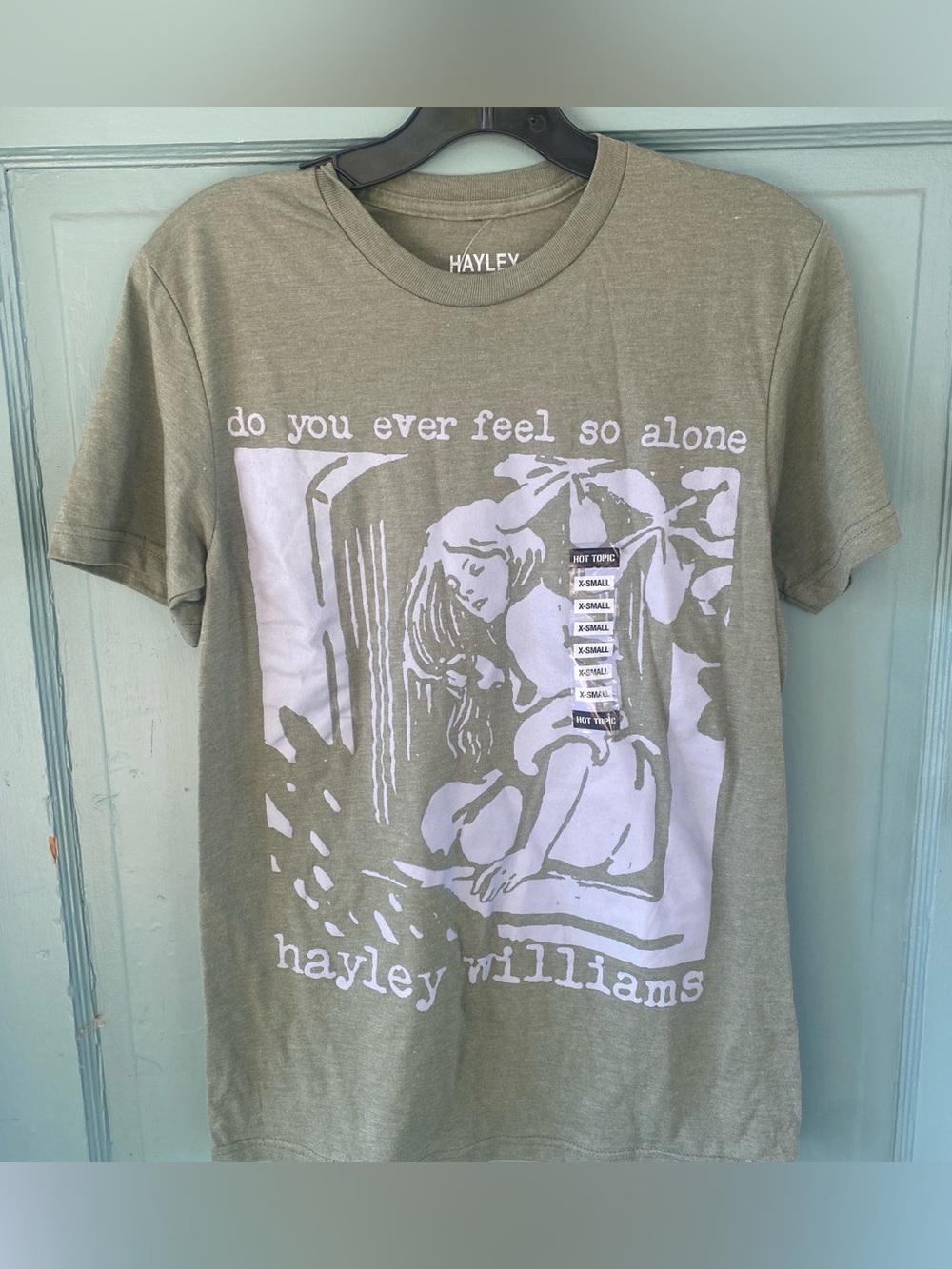 NWT New Hayley Williams Hot Topic you ever feel so alone green graphic tee XS